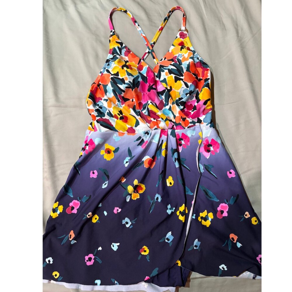 Anne Cole Women's Gradient Floral Swim Dress With Skirted Bottom